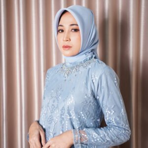 Valeria Melayu Tunik